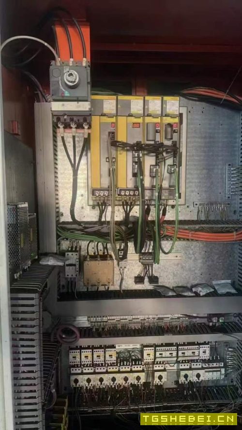 新定大立1020A.BT50齿轮.中心出水.价格不高.