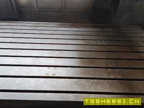 刚刚买下：2017年泉州嘉泰4025龙门一台，bt50齿轮头，.
