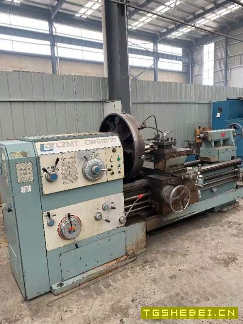 2005年兰州机床厂6180普车,加工长度1500mm。