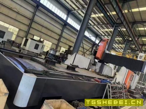 台湾大侨8830龙门加工中心,2022年2月出厂,FANUC