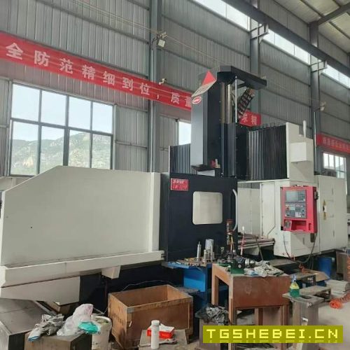 济南工厂2022年乔峰3218龙门加工中心,带一个双向侧铣.