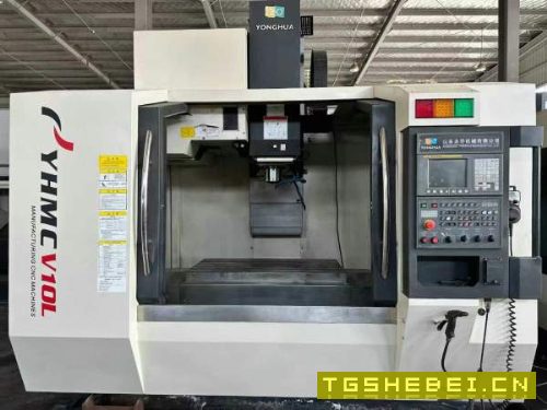 又到两台老牌永华1060重型机,其中一台BT50主轴,自重.