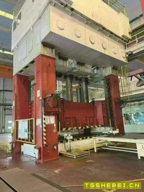 合肥锻压2000吨滑块行程:1500mm开口高度:2050mm工作台.