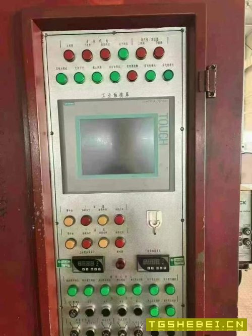 合肥锻压2000吨滑块行程:1500mm开口高度:2050mm工作台.