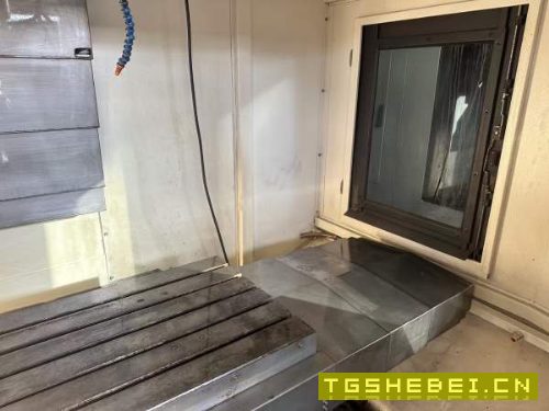 三台永华一米机。一台50主轴,两台40主轴其中一台带中.
