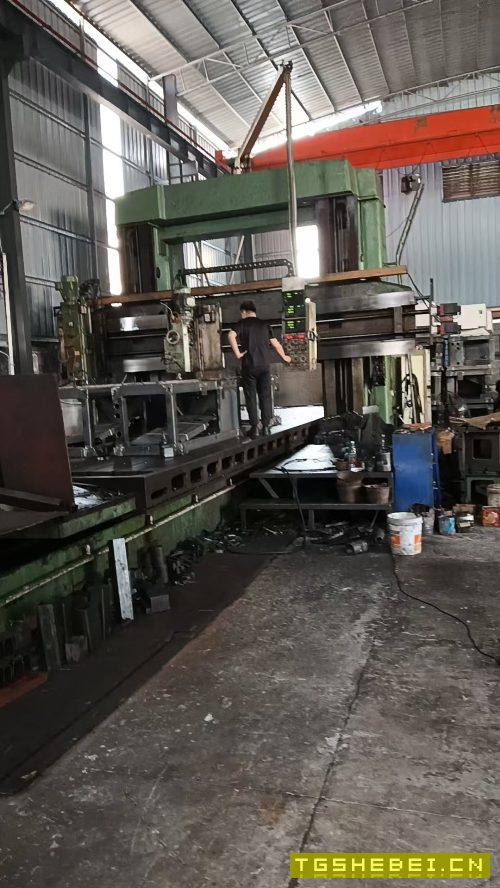 在位出售东方机床厂重型B2025龙门刨床,装上铣头就是.