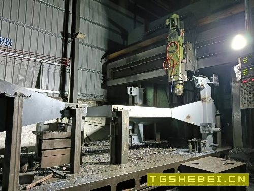 在位出售东方机床厂重型B2025龙门刨床,装上铣头就是.