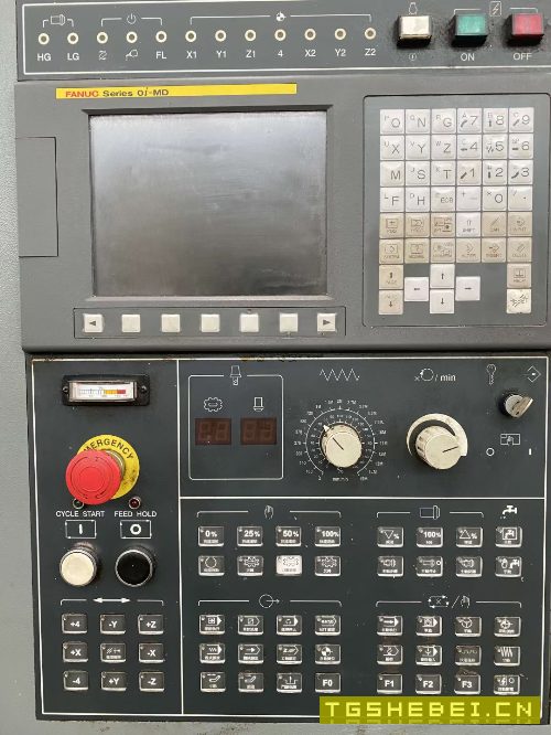 2010年友佳VB_715A,带400四轴,BT50刀柄,三轴硬轨,.