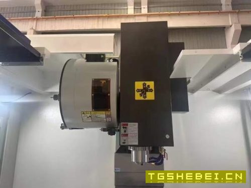 9.999新1375加工中心,带30公斤主轴中心出水,24年出.