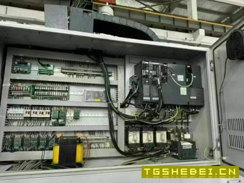 刚到仓库一台:海天GU6E小龙门、二线一硬导軌,三程形.