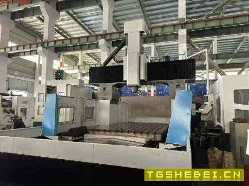 刚刚到货23年立之达4028龙门加工中心，工作台2.5米4米.