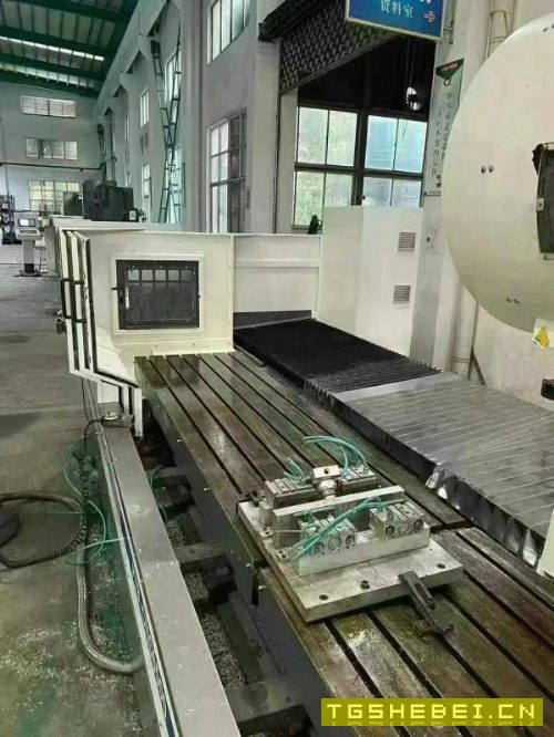 还剩后一台普拉迪数控科技PYB-CNC6500型材机,铸铁床.