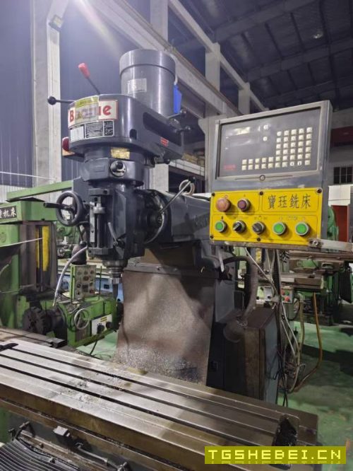 台湾宝钰6号铣床,机器做工品质无可挑剔,机器钢性超.