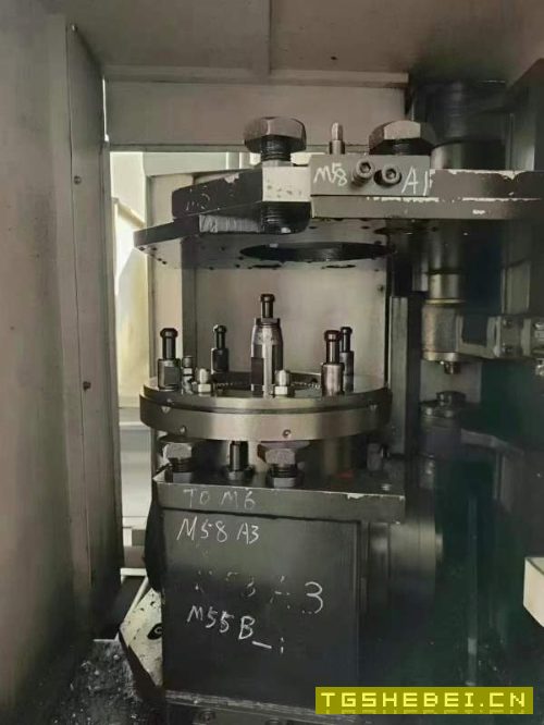 海天2516龙门，发那克系统，BT50齿轮头，自动铣头，24.