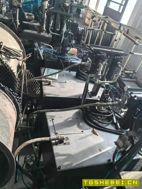 工厂在位批发3台,,海天850加工中心,,30把刀库,,.