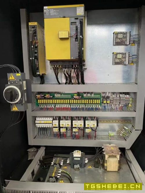 年前定有优惠:2018年永华1060加工中心,三线轨,bt40.
