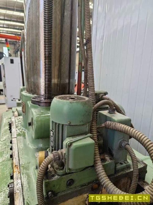 洛阳仓库新春大酬宾出售95年中捷Z3140A万向摇臂钻,全.
