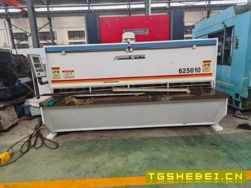 洛阳仓库新春大酬宾出售2013年爱克数控剪板机，非常少.