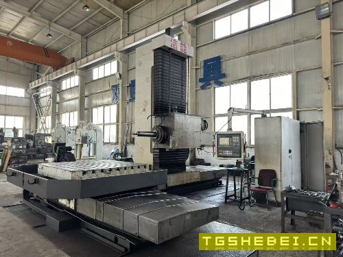 中捷6513数控刨台镗床。工作台1.6米1.8米,三轴行程XY.