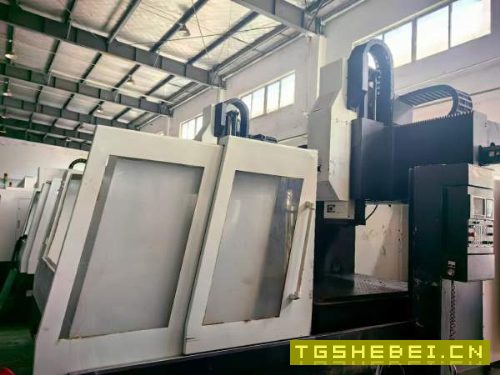 海天1500G小龙门两线一硬滚柱导轨工作台2000-1500门宽.