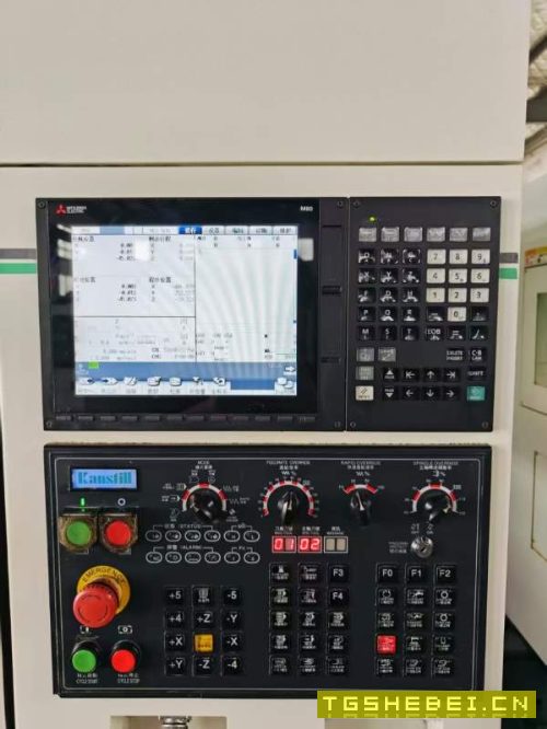 新到两三台2021年群志850加高四轴加工中心，三菱M80系.