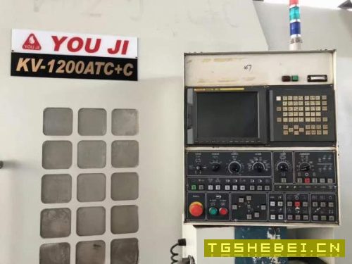 台湾油机1200立式车铣复合,加工直径1400,卡盘直径80.