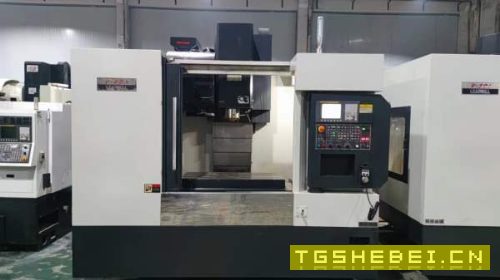 新到一台台湾丽伟V-40M立加加工中心,同款有3台BT40主.