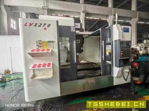 21年准新机杭州恒达1270加工中心三菱M80系统三轴滚柱.