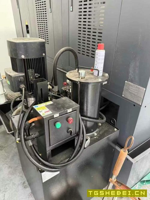 1160三轴线轨，BT50主轴带油冷机选配30公斤主轴中心冷.