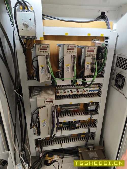 18年东部数控C400K,加工行程D400450,8寸液压卡盘,.