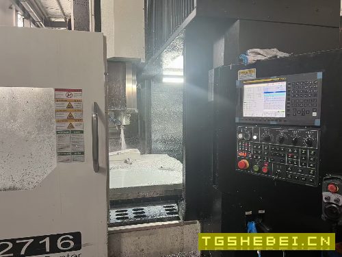 刚刚买下:同款4台2023年12月南通国盛2716龙门加工中.