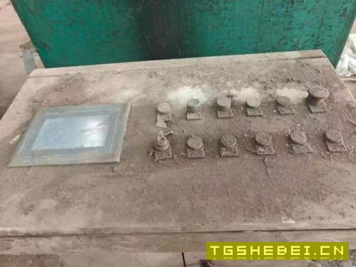 中瑞800吨，台面1.6米1.8米，多点顶出，开口1.9米，油.