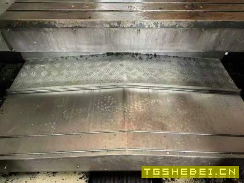 同款三台富捷1580加工中心，三轴硬轨，BT50主轴8000速.
