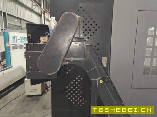 2019年台湾高峰1050加工中心，三轴线规BT40刀柄，主轴.