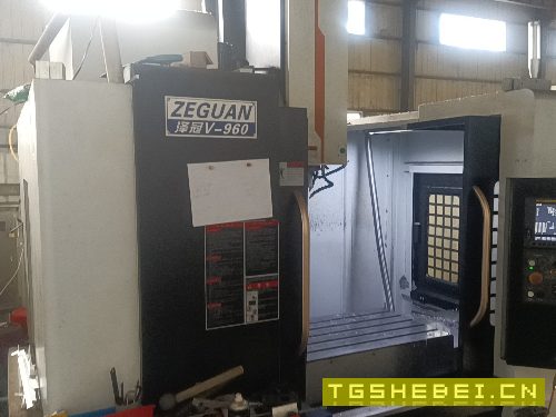 深圳泽冠,三线960皮带10000转,在位BT40精度一丝。