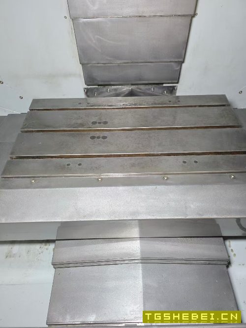 同款2台美国哈挺GX710PLus小钢炮加工中心,BT40主轴/.