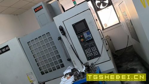 南京华嘉850,硬轨,斗笠刀库。价格便宜