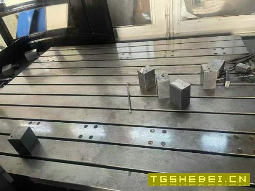 刚刚买下国盛3027龙门加工中心