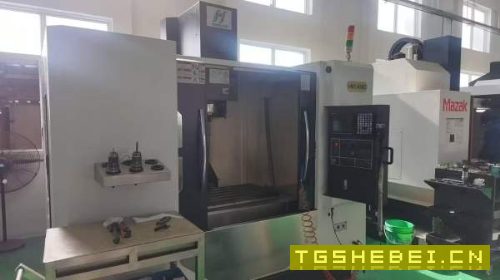 几万块钱处理工厂在位精品850数控铣床，原汁原味，安.