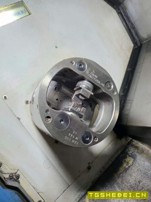 买卡盘送机床,有做阀门的看过来,东台TCS2000数控车.