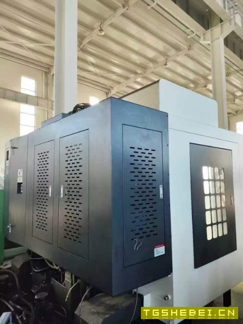 台功855加工中心,法纳克MFplus系统,主轴皮带10000转.