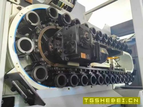 牧野F8高精密工加中心系统：ProfessionaI5三轴行程：1.