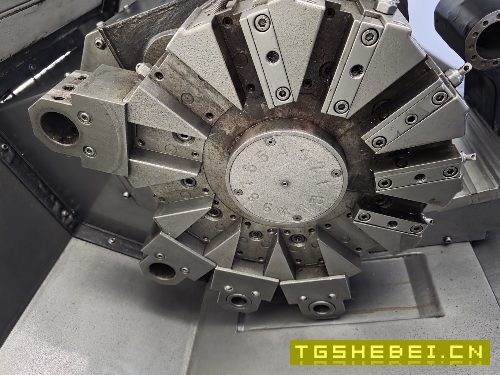 同款两台韩国威亚L210A,8寸卡盘带对刀仪,12工位伺服刀塔,回转550,棒料.