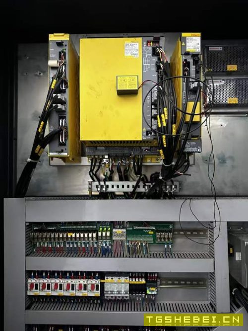 纽威VM1304H加工中心发那科OIMD系统阿尔法电机驱动三.