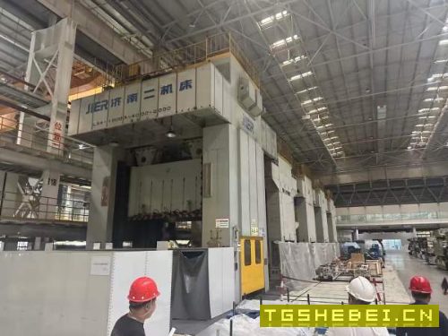 库房出售：闭式四点多连杆1800吨一台。