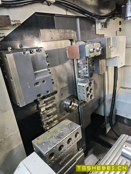 同款两台日本津上走心机B0325-II,棒料通过尺寸32mm,.