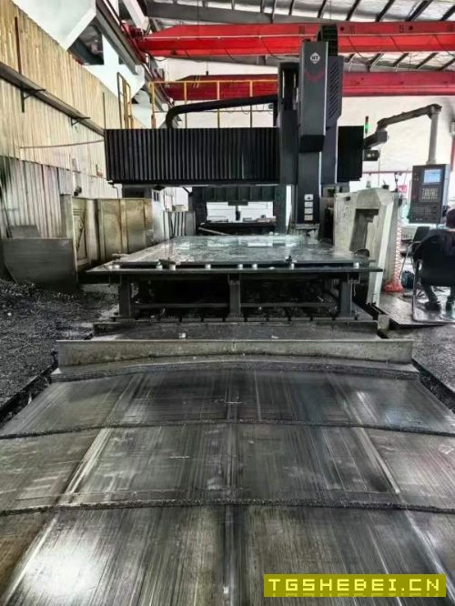 海天6028龙门，两线一硬，齿轮头！门宽2800！带全自动.