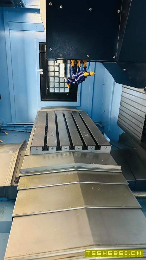 打包出三台九九新江苏京阳VMC-856立加行程0工作台BT40.