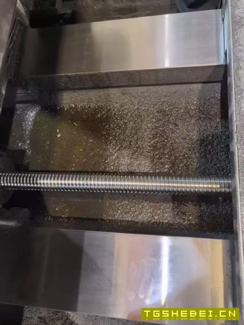 原装远东BMC-1103轴硬轨工作台1.4x1.6米BT50齿轮箱主.