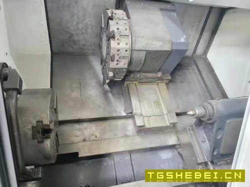 韩国原装进口威亚L300C硬轨机,主轴配15寸液压卡盘带.